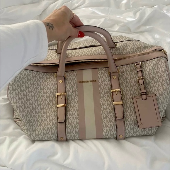 Michael Kors Beige and Pink Women's Bag - Picture 2 of 2